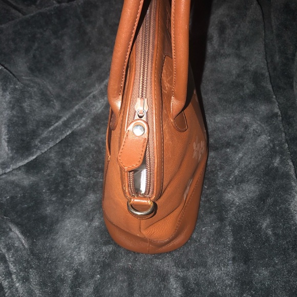 Burberry - Picture 3 of 12